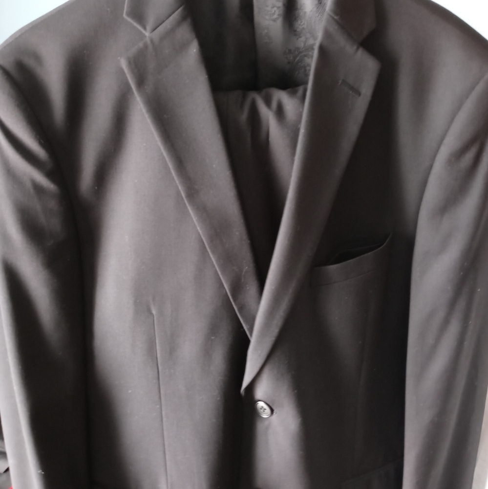 Adolfo Suit
